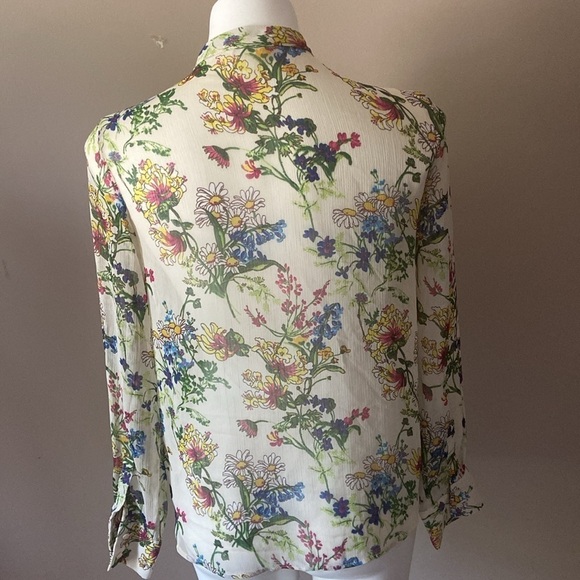 H&M Cream Floral Crinkled Flounced Long Sleeve Ruffle Buttoned Down Blouse - Picture 4 of 6